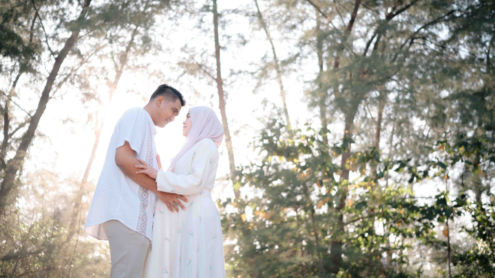 Outdoor maternity shoot in Miami, Kuala Terengganu